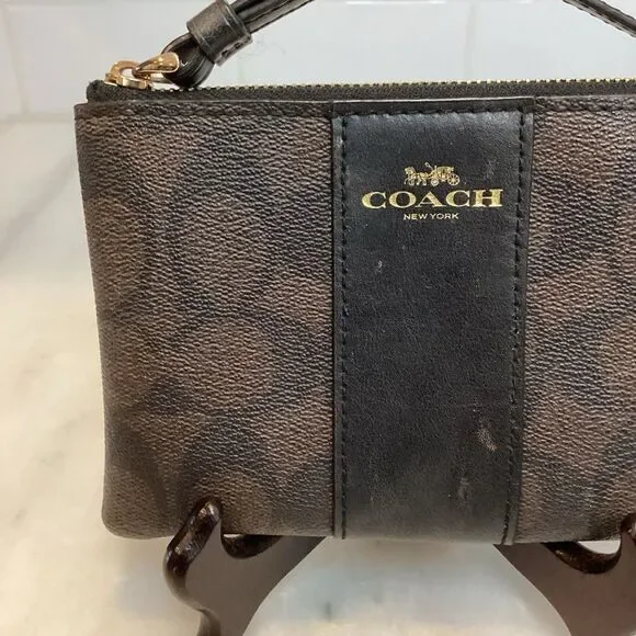 Coach Wristlet Bag Purse Small Signature Canvas Corner Zip Wallet Pouch - Picture 2 of 12